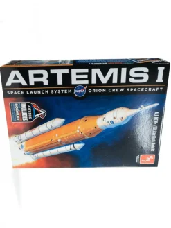 AMTĀ® NASA Artemis-1 Rocket 1:200 Scale Model Kit
