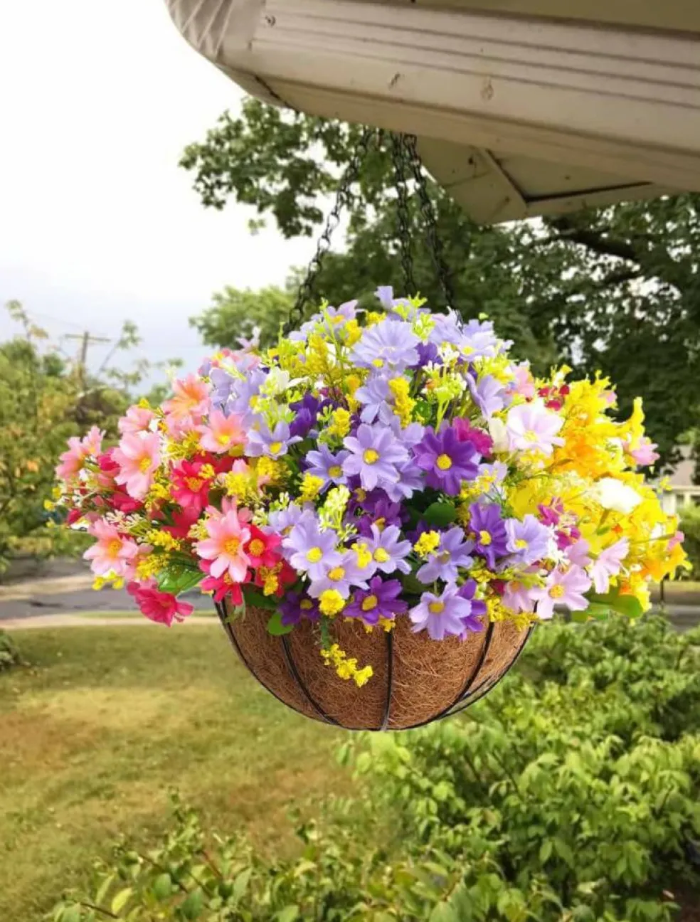 Artificial Daisy Hanging Basket: Charming Indoor/Outdoor Decor
