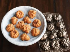 Autumn Delights Cakelet Pan(Bronze)