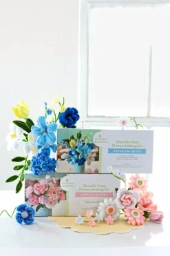 Bendable Blooms Chenille Stem Flower-Making Kit Botanical Blues: Everything You Need to Make a Beautiful Floral Bouquet