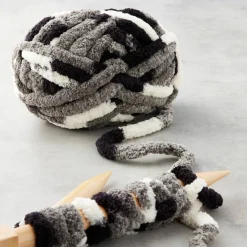 Bernat® Blanket Big™ Yarn