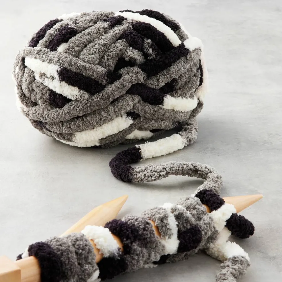 Bernat® Blanket Big™ Yarn