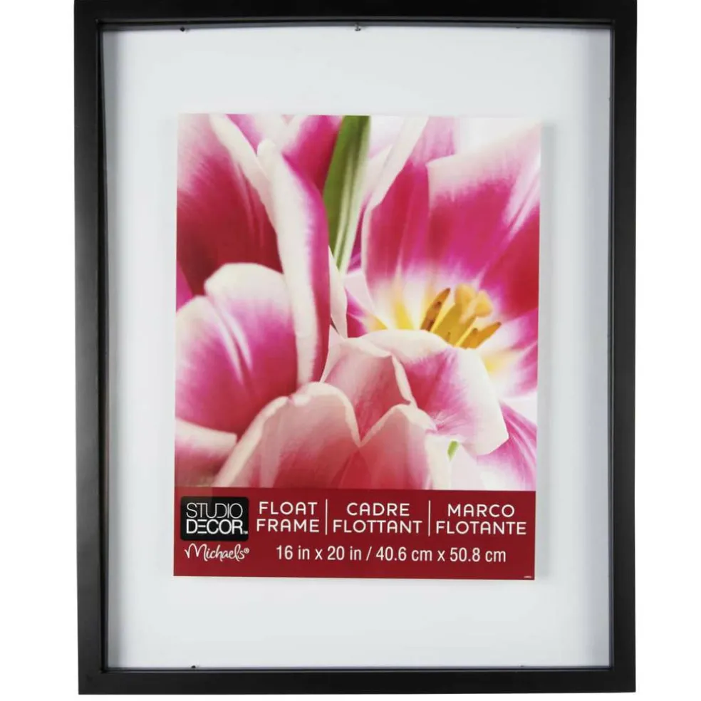 Black Float Frame by Studio Décor®