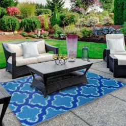 Blue Quatrefoil Rectangular Outdoor Area Rug, 4ft. x 6ft.