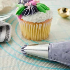 #2C Drop Flower Decorating Tip by Celebrate It™