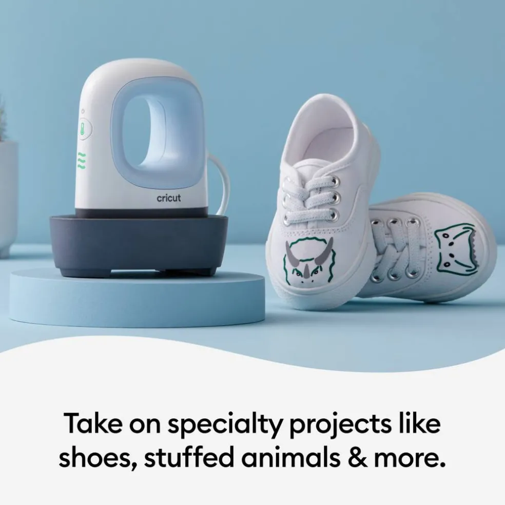 Cricut EasyPress Mini™ + Mat & Weeder Bundle