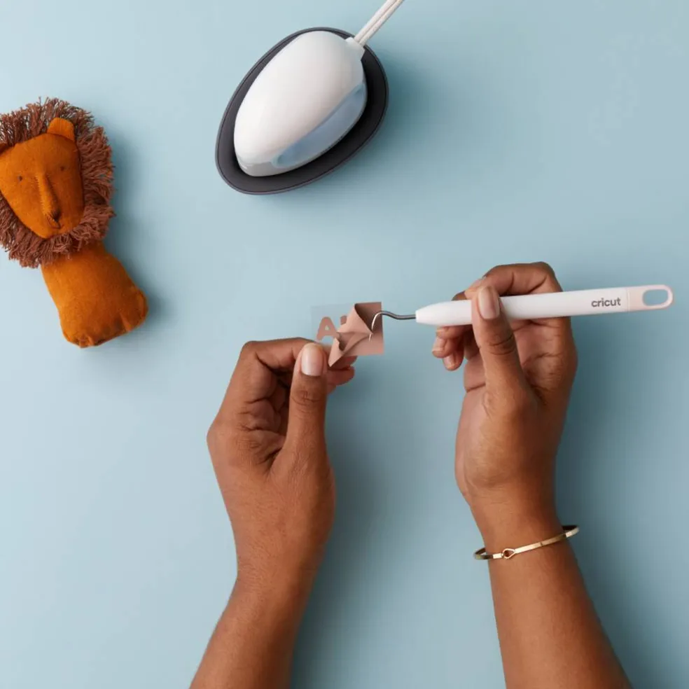 Cricut EasyPress Mini™ + Mat & Weeder Bundle