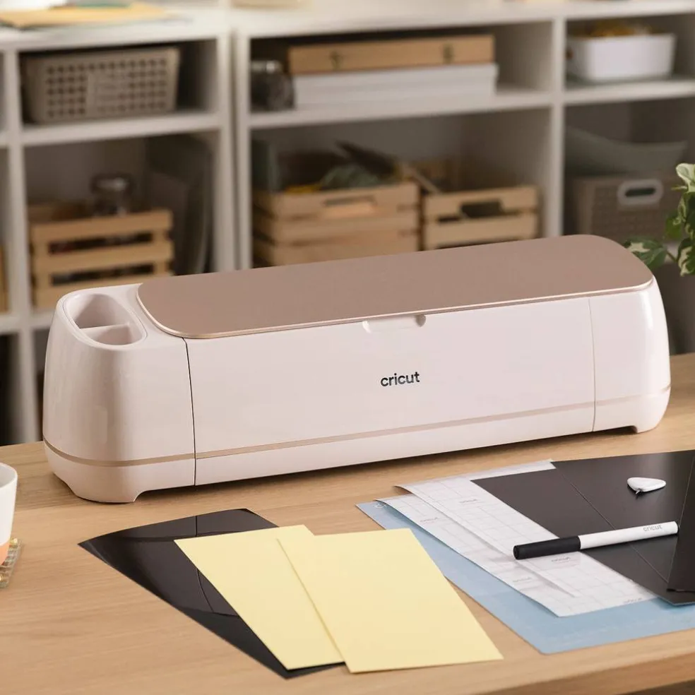 Cricut Maker® 4 + Starter Bundle