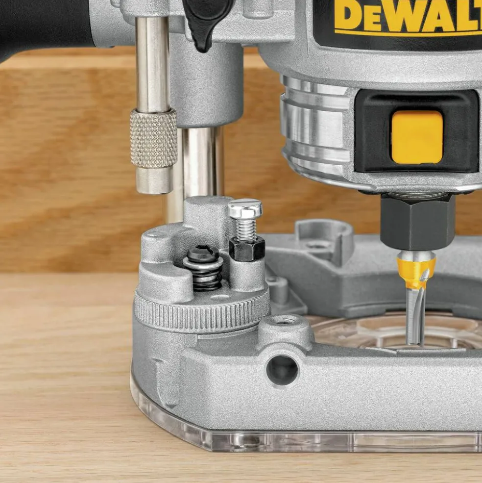 Dewalt 110V 7 Amp Variable Speed 1-1/4 HP Corded Compact Router with LED Combo Kit