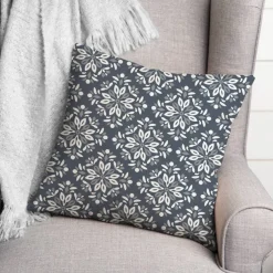 Diamond Medallions Indoor/Outdoor Throw Pillow