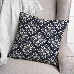 Diamond Medallions Indoor/Outdoor Throw Pillow