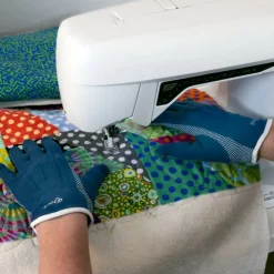 Dritz® Medium Machine Quilting Grip Gloves