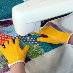 Dritz® Medium Machine Quilting Grip Gloves