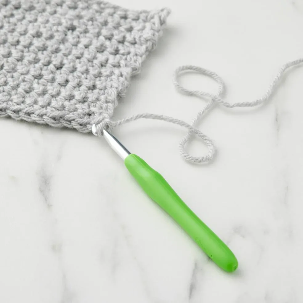 Ergonomic Aluminum Crochet Hook by Loops & Threads®