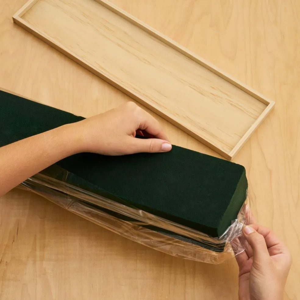 FloraCraft® 18" x 3" x 4" Green Artesia WetFōM® Block