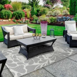 Gray & Off-White Floral Rectangular Outdoor Area Rug, 4ft. x 6ft.