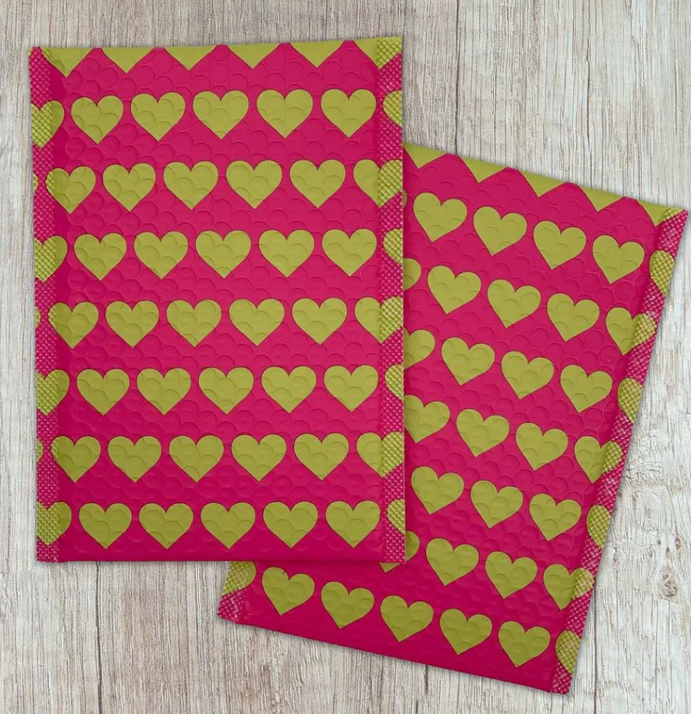 Great Papers! Mailer, Bubble, Pink with Gold Hearts, Poly Tear and Moisture Resistant, 6" x 9", 25 count