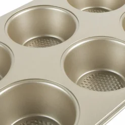 Kitchen Details Pro Series 6 Cup Muffin Pan with Diamond Base