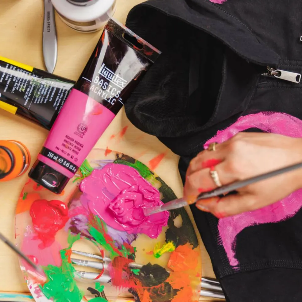 Liquitex® BASICS® Filbert Brush