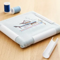 Loops & Threads™ Plastic Snap Frame
