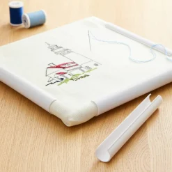 Loops & Threads™ Plastic Snap Frame