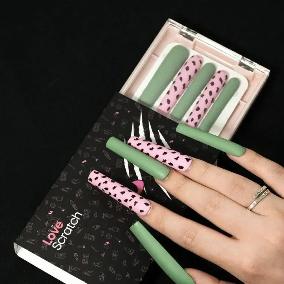 Love Scratch - Multicolor - Cartoon-Themed Press-On Nails for Statement Manicures - 10 Piece