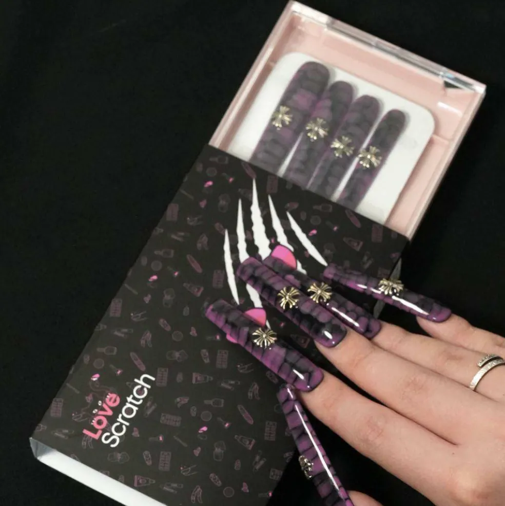 Love Scratch - Purple - Glossy Handmade Press-On Nails for Elegant Length - 10 Piece