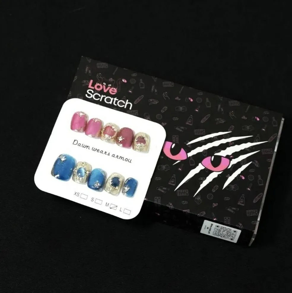 Love Scratch - Trendy Handmade Press-on Nails with Glossy Finish - 10 Piece