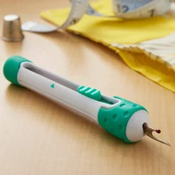 Magic 2- In-1 Retractable Seam Ripper
