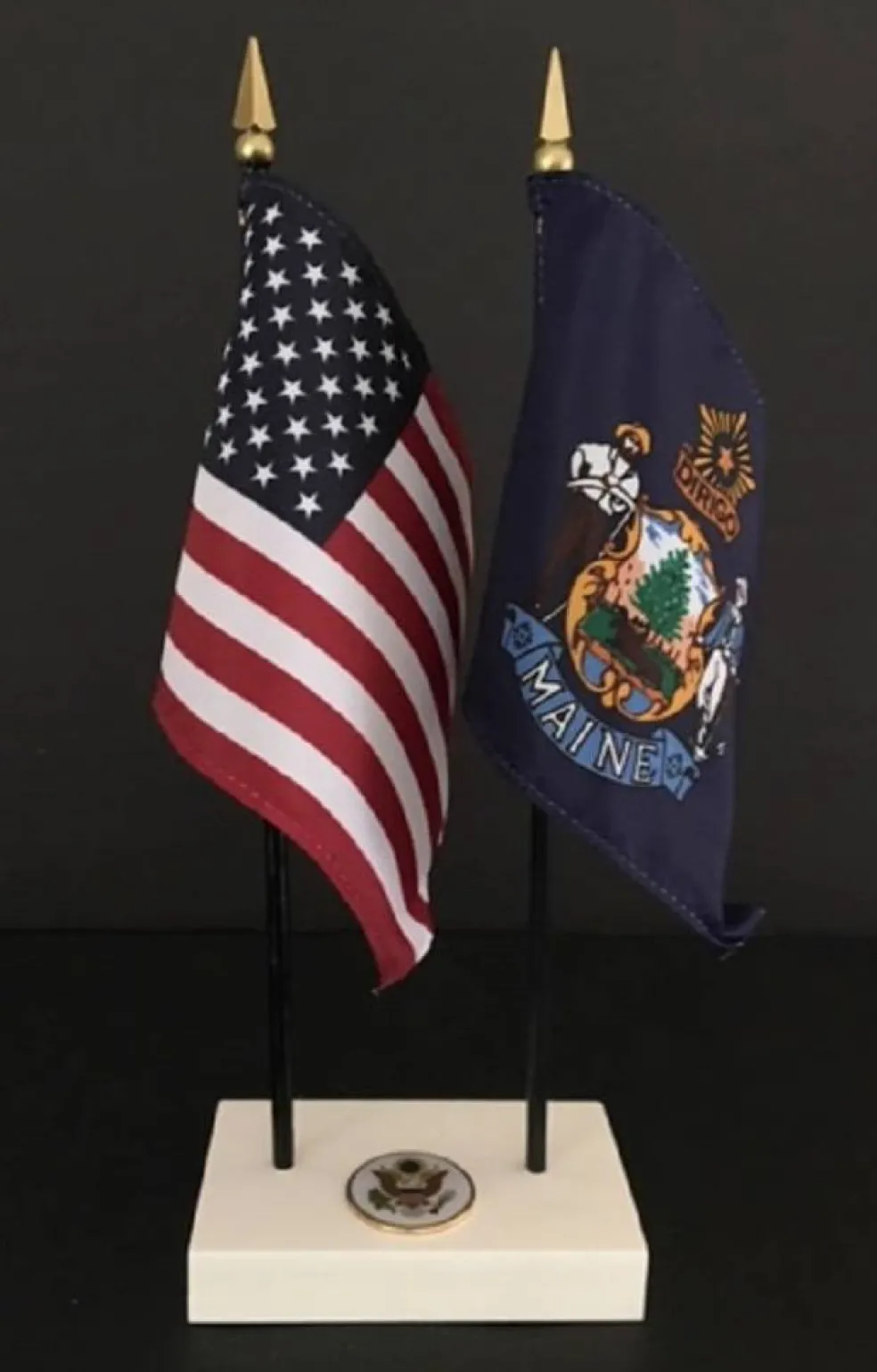 Maine Executive Desk Set; Two 4x6 Inch Flags, White Base with US Seal