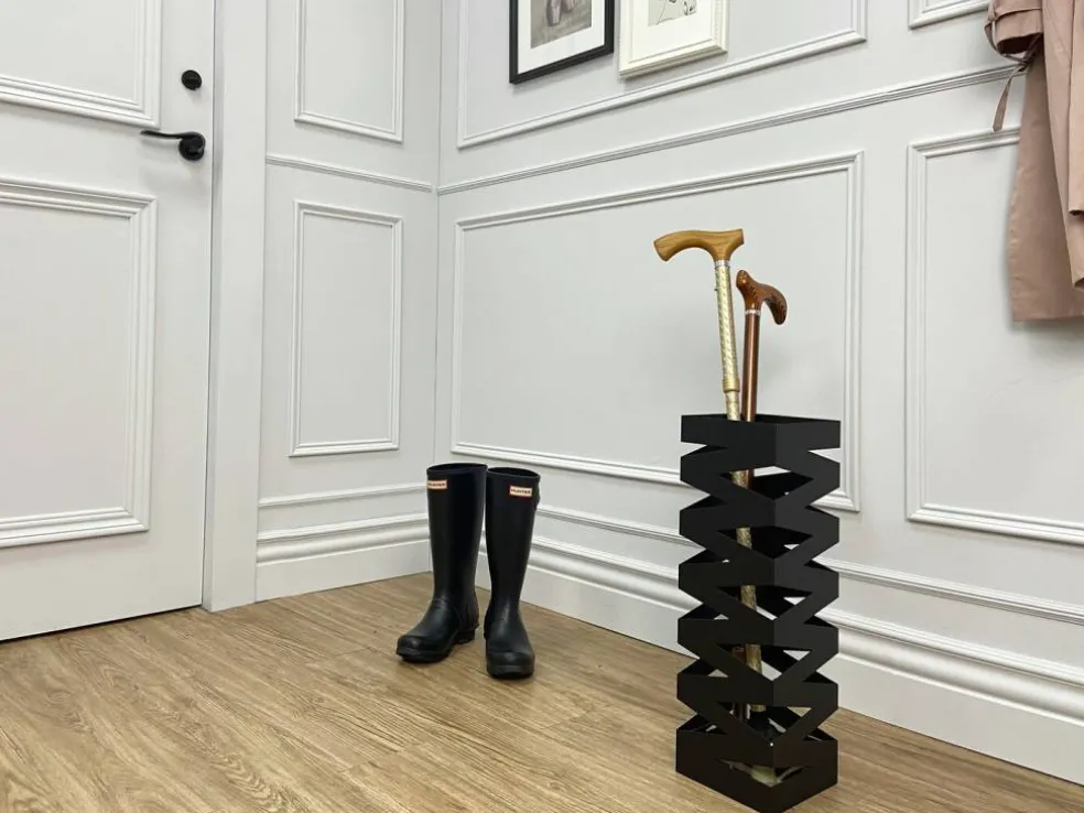 Mango Steam Metal Zig-Zag Umbrella Holder