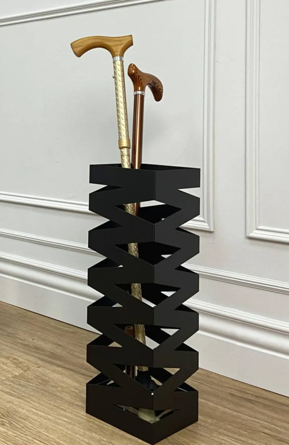 Mango Steam Metal Zig-Zag Umbrella Holder