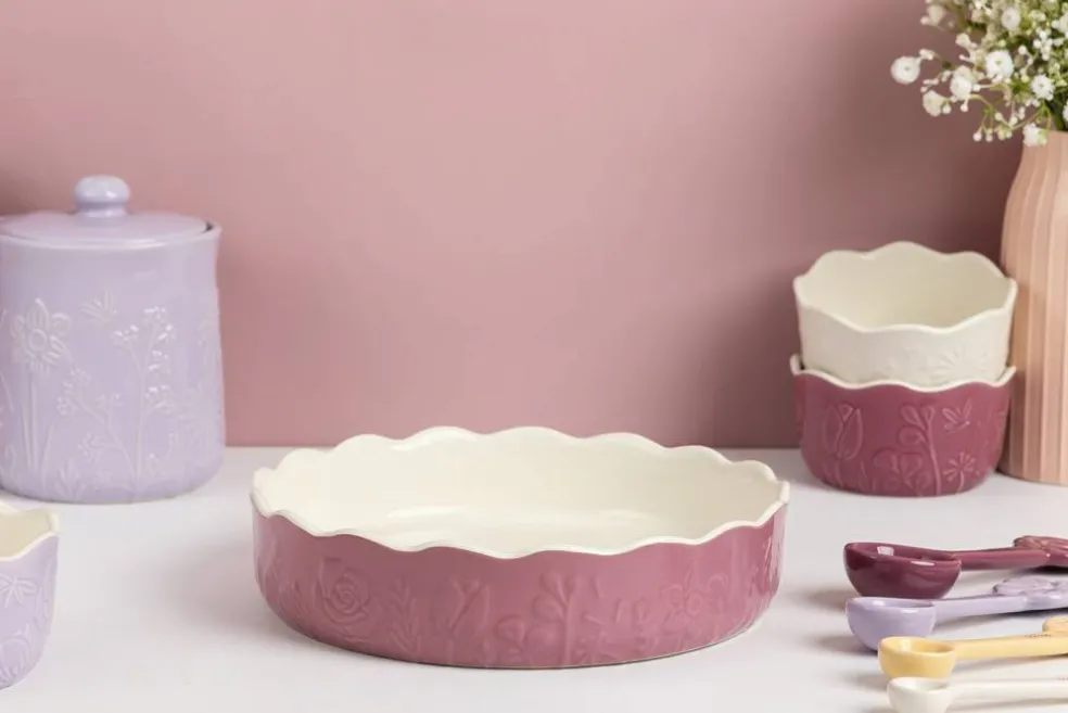 Mason Cash In The Meadow Pie Dish with Embossed Floral Design, Pink