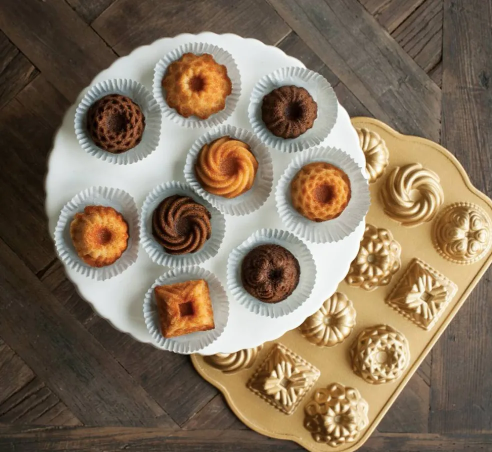 Nordic Ware Cast Aluminum Bundt Charms Pan, 12 Cavity, Gold