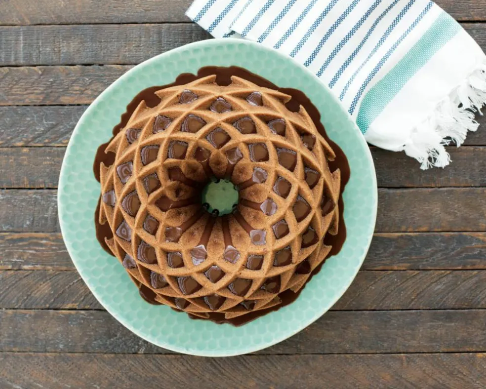 Nordic Ware Cast Aluminum Jubilee Bundt Pan, Gold