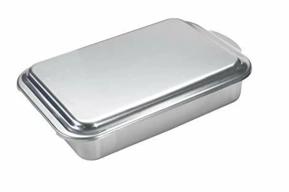 Nordic Ware Classic Metal 9x13 Covered Cake Pan