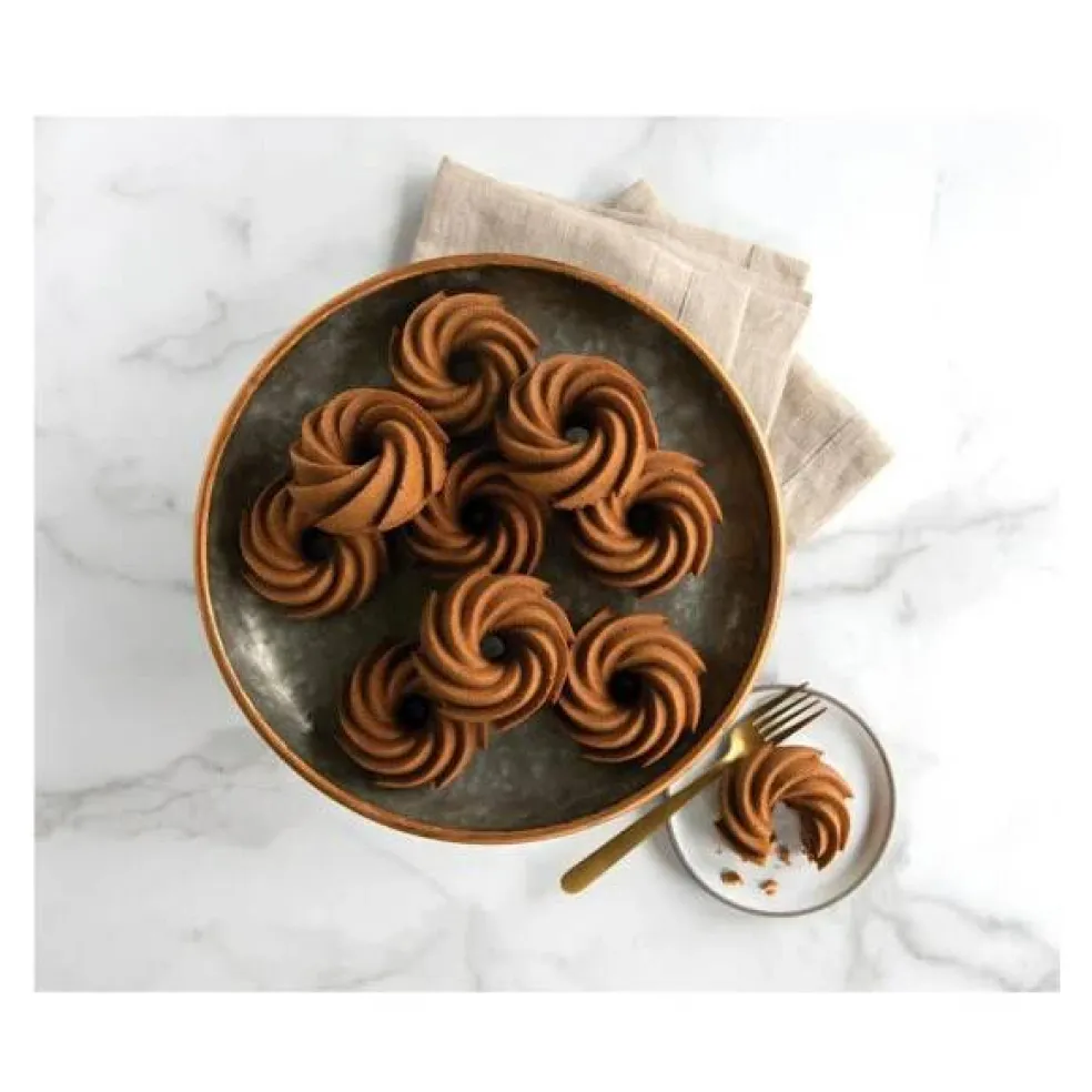 Nordic Ware Heritage Bundt Cake Pan