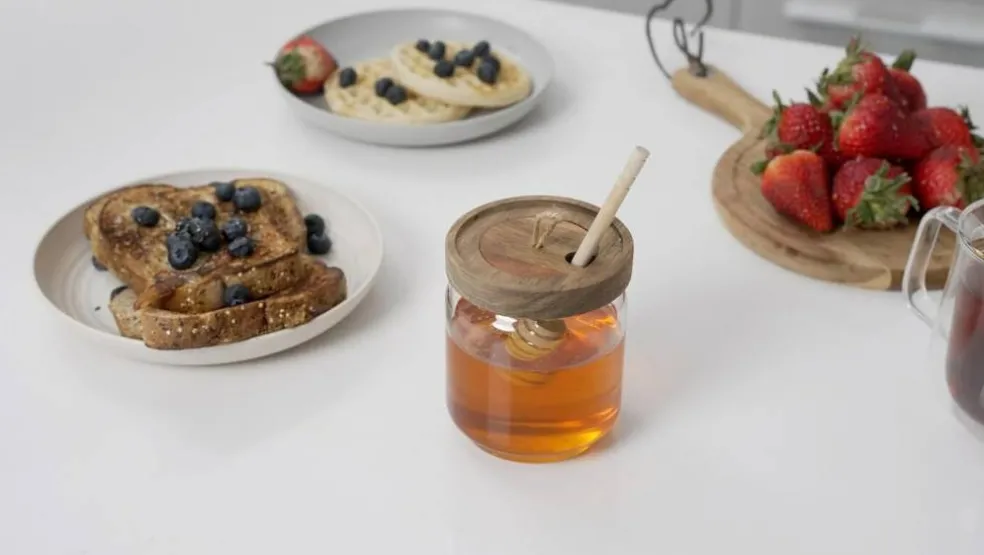 9 Oz Glass Honey Jar with Wooden Dipper and Acacia Lid