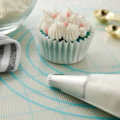 24 Pack: Open Star Decorating Tip 4B by Celebrate It™