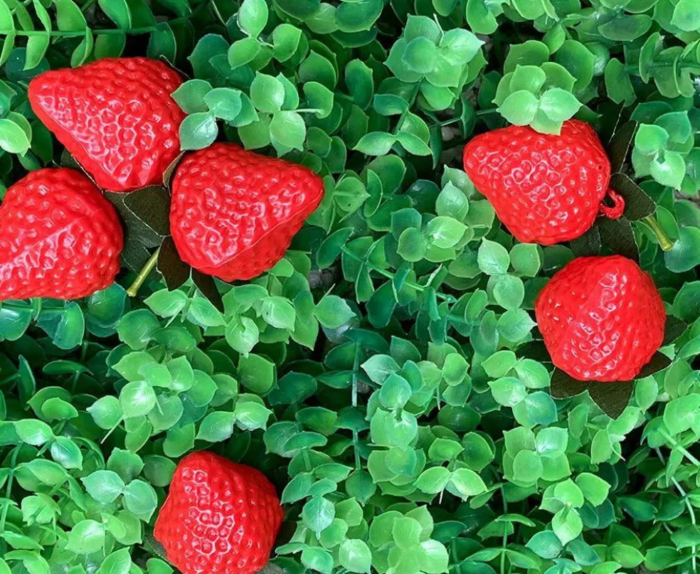 18PCS Plastic Artificial Red Strawberries