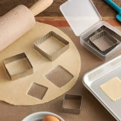 5 Pieces Baking Cookie Fondant Cutters, Graduated Squares, Stainless Steel,Set with Storage Container