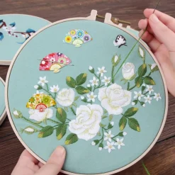 4 Pieces Fan Needle Minder,Magnetic Pin Holder for Cross Stitch, Needlework and Embroidery Accessories,Magnetic Needle Nanny