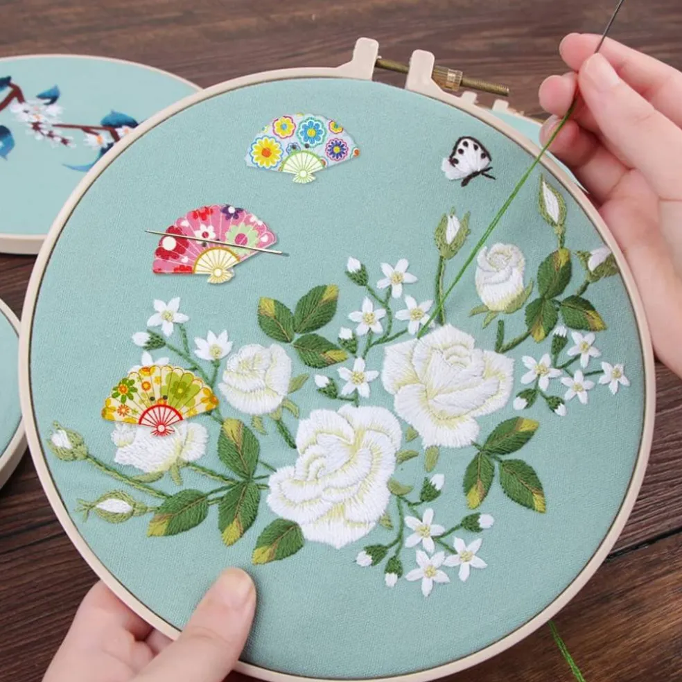 4 Pieces Fan Needle Minder,Magnetic Pin Holder for Cross Stitch, Needlework and Embroidery Accessories,Magnetic Needle Nanny