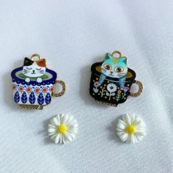 2 Pieces Needle Minder Cartoon Cup Cat Cute Needle Holders Magnet for Modern Cross Stitch Embroidery Accessories
