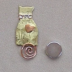 Puffin & Company Needle Nanny/Brooch - Kitty