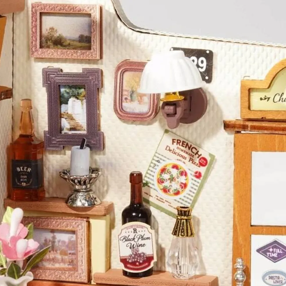 Rolife Champs-Élysées Bistro DIY Miniature House DS053