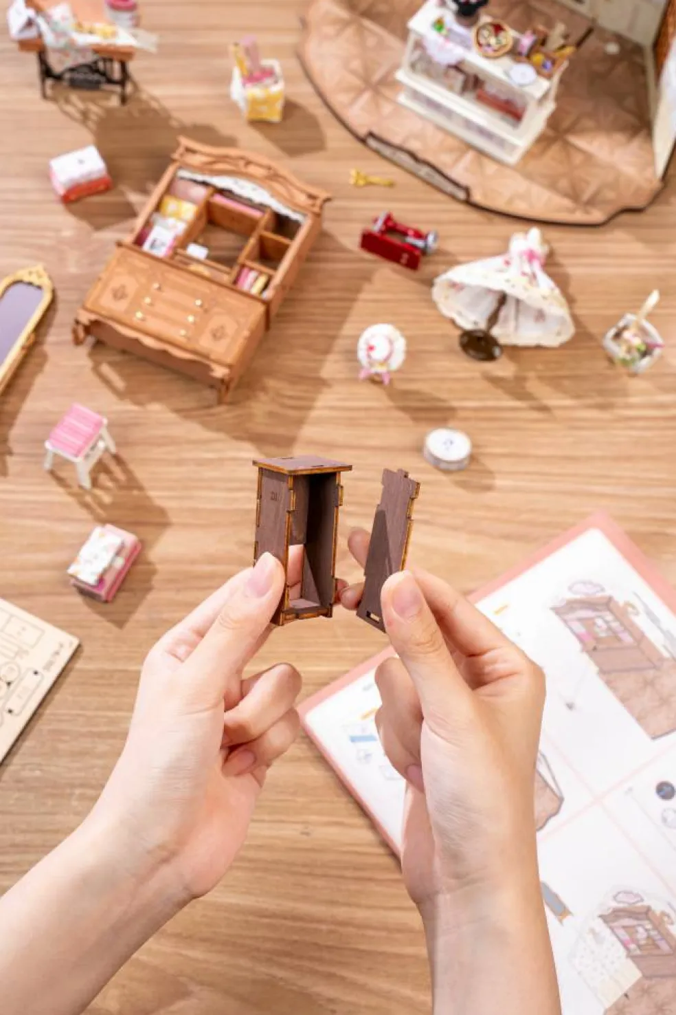 Rolife® Elsa's Tailoring DIY Miniature House Kit