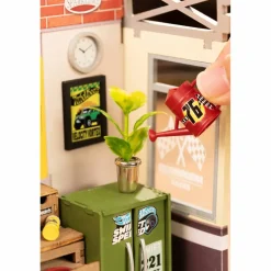 Rolife Garage Workship DIY Miniature House Kit