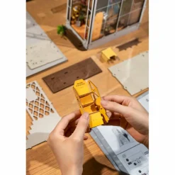 Rolife® Garden House DIY Book Nook Shelf Insert Kit