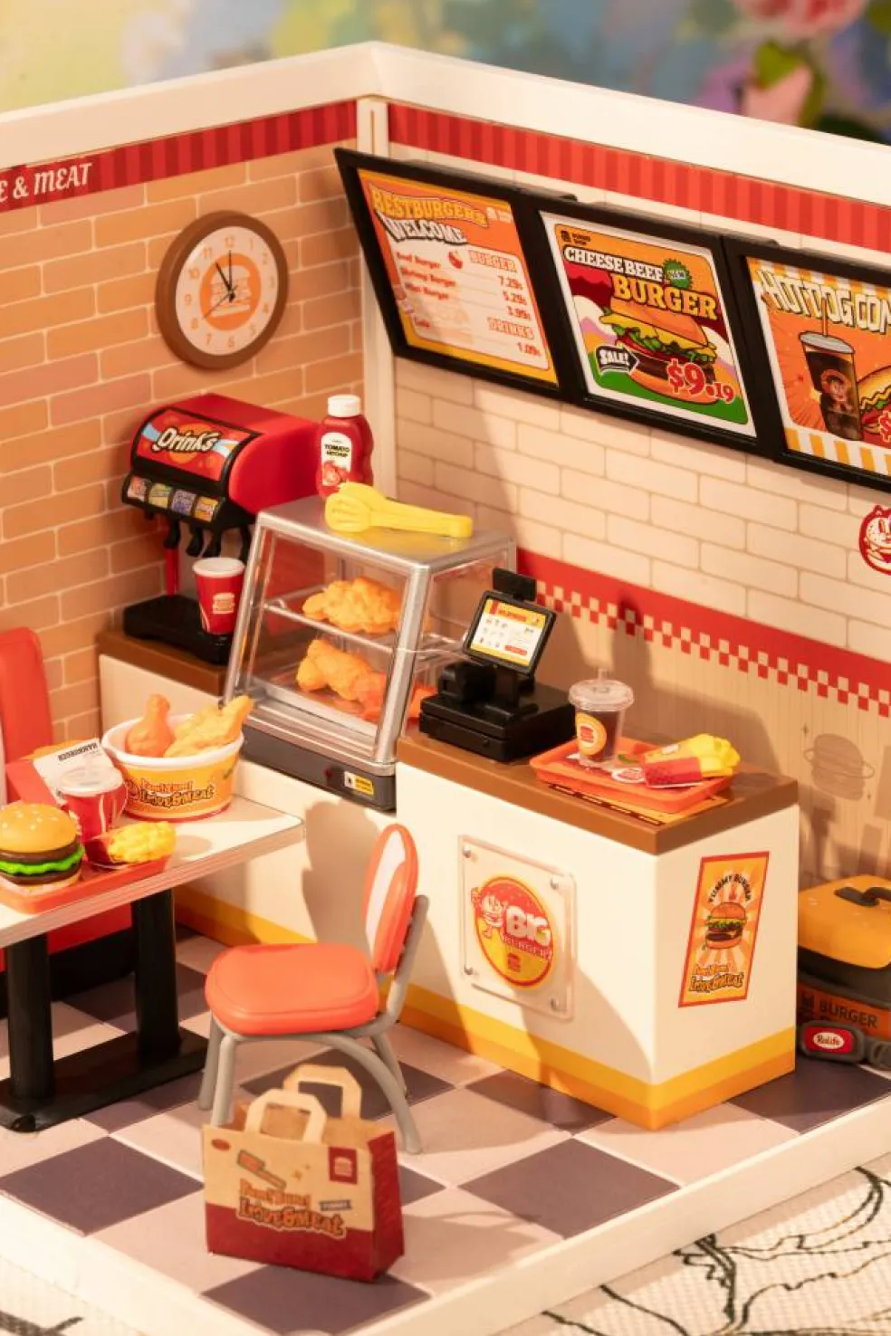 Rolife® Super Creator Yum Yum Burgers DIY Miniature Kit